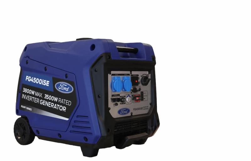 FORD FG4500iSR Inverter-Generator in Betrieb, zeigt den stabilen, leisen Betrieb und die einfache Bedienung mit Funkfernbedienung und Elektrostarter.“